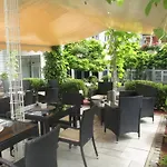 Otel Western Am Strassberger Tor