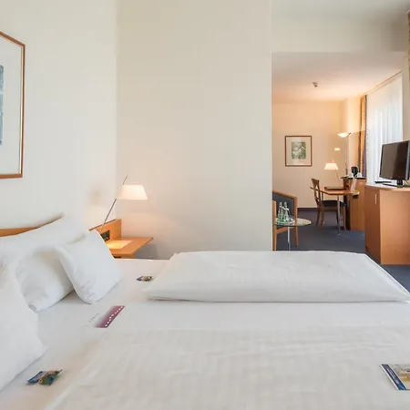 Western Am Strassberger Tor Hotell 4*