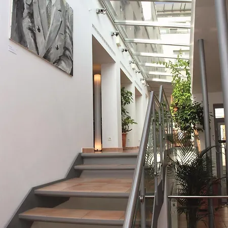 Western Am Strassberger Tor 4*