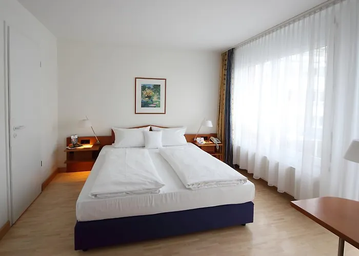 Отель Western Am Strassberger Tor