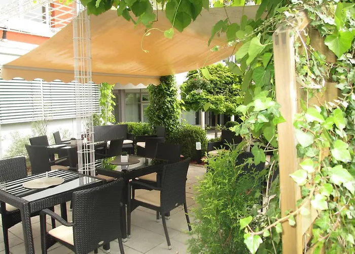 Отель Western Am Strassberger Tor Плауэн