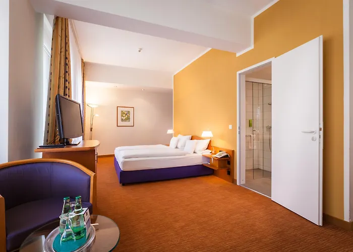 Western Am Strassberger Tor Отель 4*