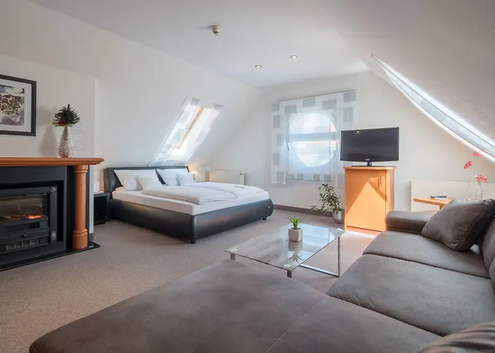 Western Am Strassberger Tor Отель 4*