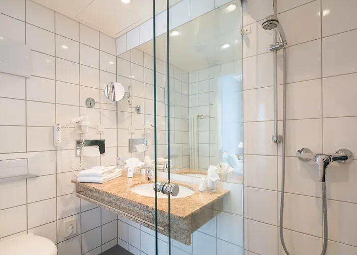 Отель Western Am Strassberger Tor Плауэн