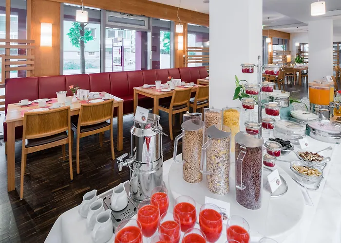 Отель Western Am Strassberger Tor 4*