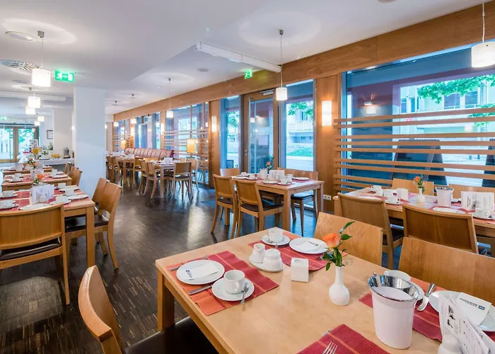 Western Am Strassberger Tor Отель Плауэн