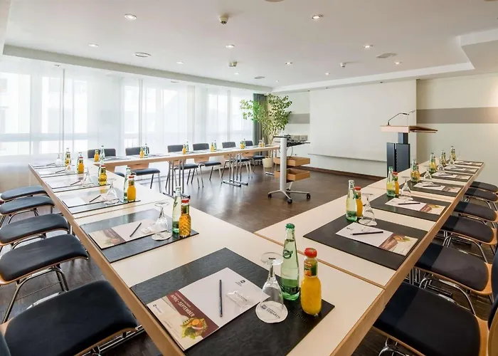 Western Am Strassberger Tor Отель 4*