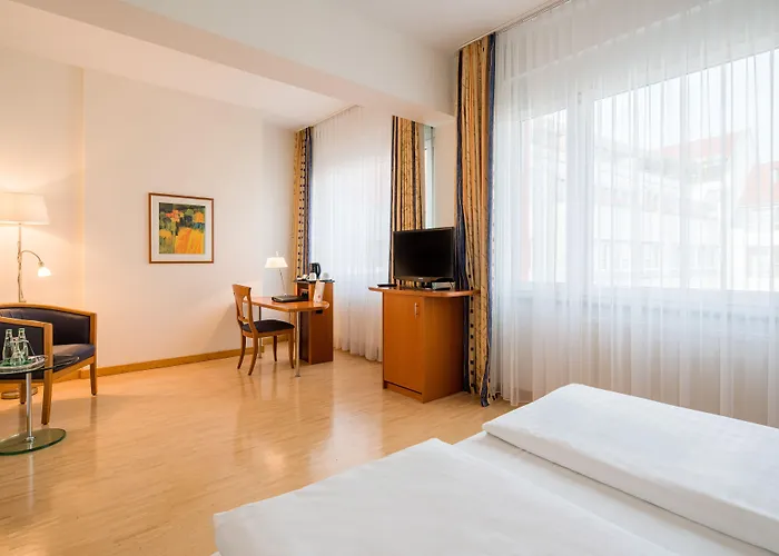 Western Am Strassberger Tor Отель 4*