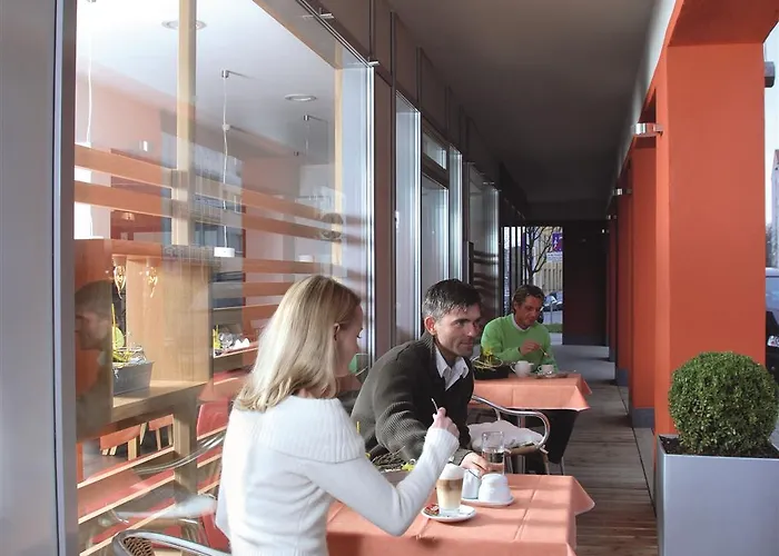 Western Am Strassberger Tor Отель