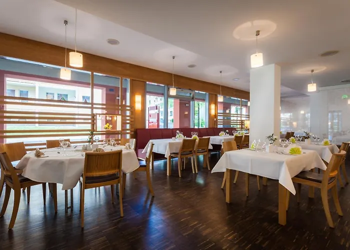 Western Am Strassberger Tor Отель Плауэн